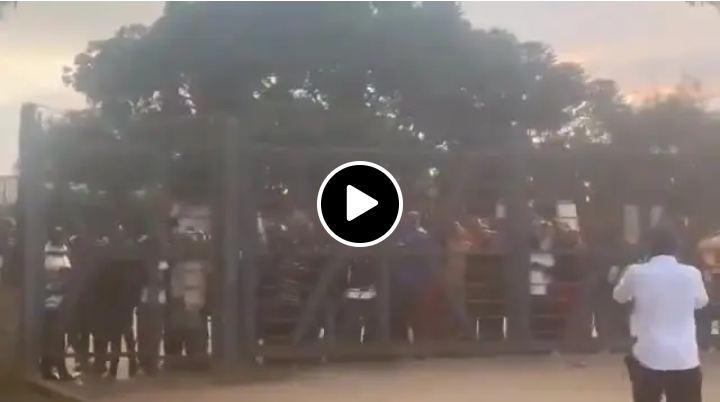 Video: “Anaenda Kwa Baba” See What Residents Of Isebania Did At The Border