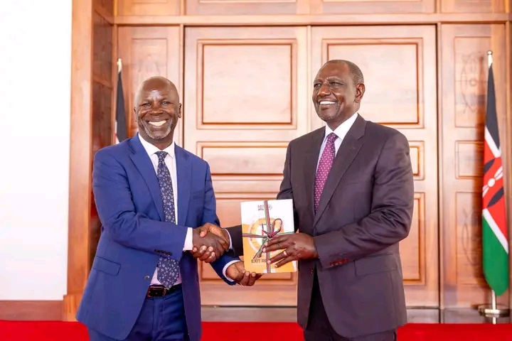 UPDATE: Amb. Muchiri Hands Over Exit Report to President Ruto Ahead of Diplomatic Posting