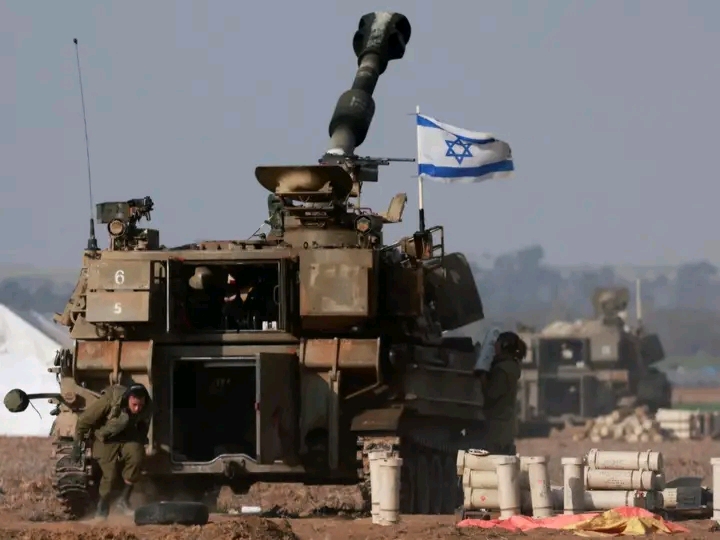 Israel Signals U.S. Backing, Issues Ultimatum Demanding Hamas Disarm