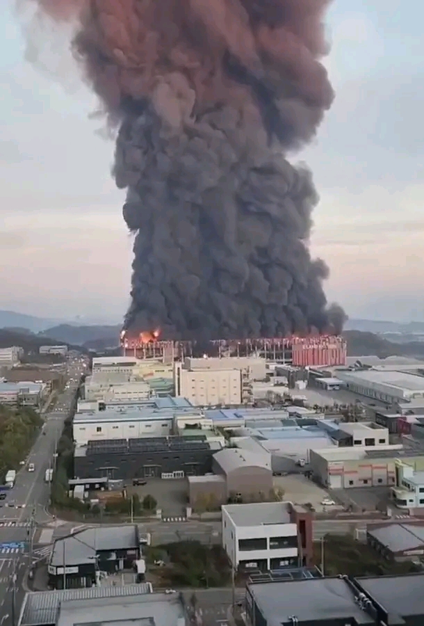 Iranian Warships Engulfed in Flames as U.S. Tomahawks and Stealth Jets Annihilate Regime’s Navy in Epic Fury Onslaught